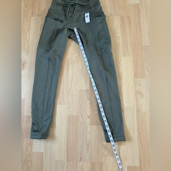 NWT Old Navy Fleece Lined Athletic Leggings XS - Picture 5 of 9